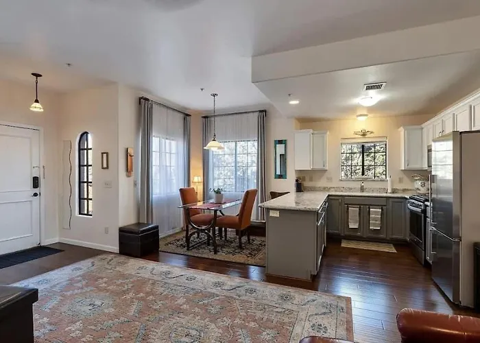 Grasshopper Lane Getaway- Your Oasis *